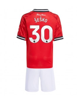 Billige Manchester United Benjamin Sesko #30 Hjemmedraktsett Barn 2025-26 Kortermet (+ Korte bukser)